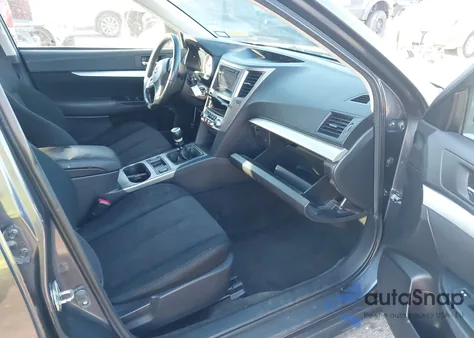 2013 Subaru Outback 2.5I Premium z USA, uszkodzony, nr VIN 4S4BRBCC7D1201163